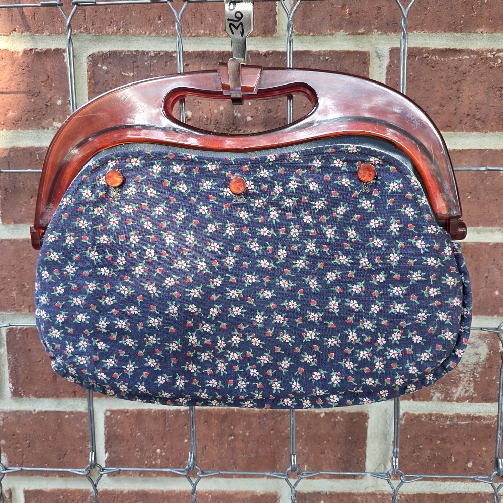 Vintage Bermuda Bag with Sm Floral Pattern and Lucite Handle With Clasp Closure